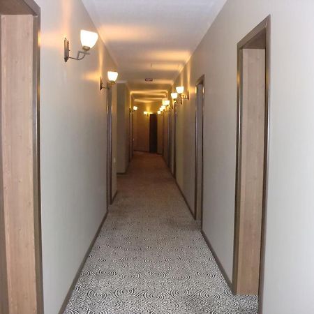 Hotel Cristal Palace Tbilisi Bagian luar foto