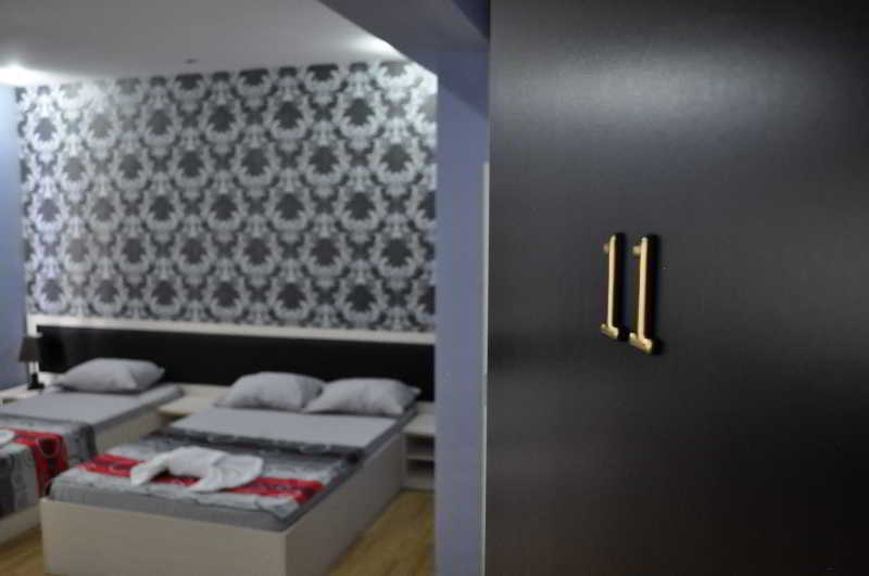 Hotel Cristal Palace Tbilisi Bagian luar foto