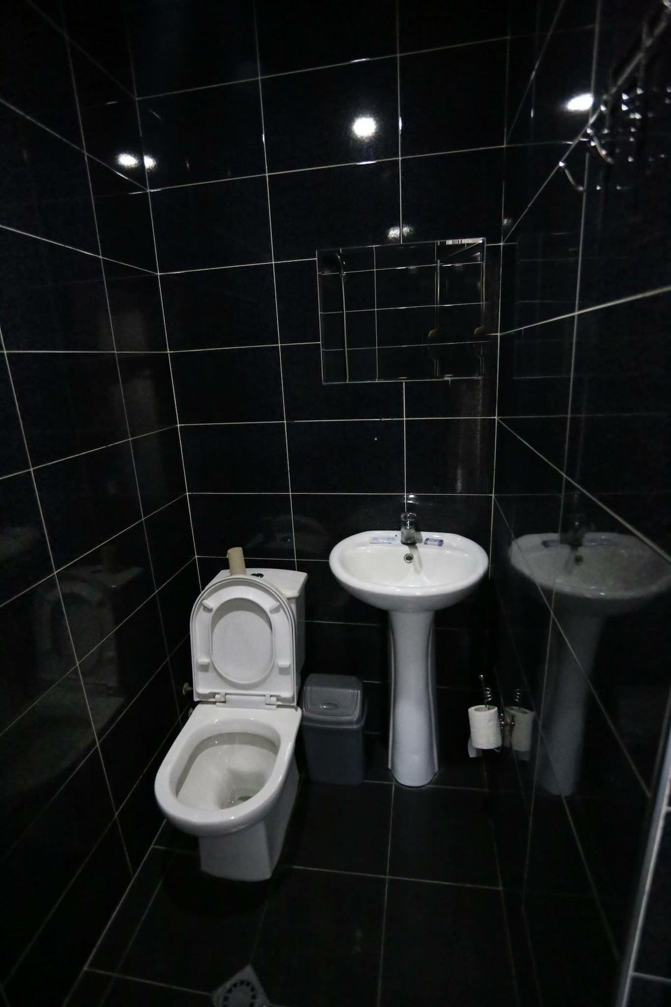 Hotel Cristal Palace Tbilisi Bagian luar foto