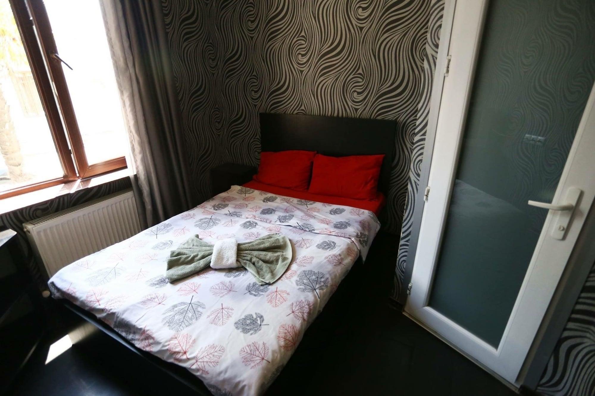 Hotel Cristal Palace Tbilisi Bagian luar foto