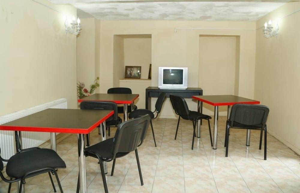 Hotel Cristal Palace Tbilisi Bagian luar foto