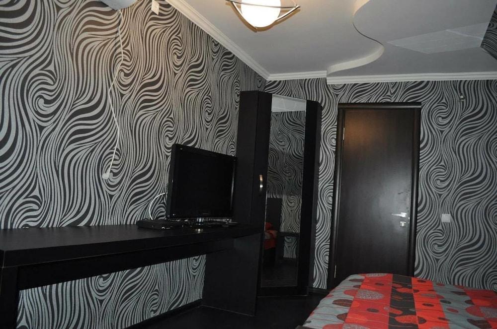 Hotel Cristal Palace Tbilisi Bagian luar foto