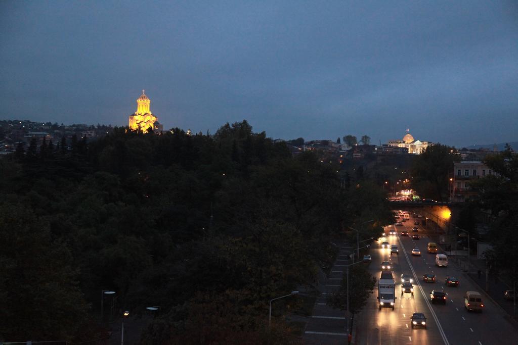Hotel Cristal Palace Tbilisi Bagian luar foto